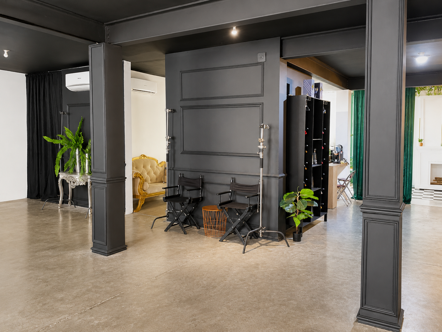 STUDIO B